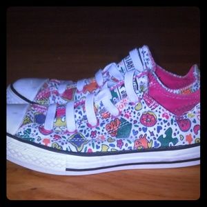 Girls multicolored converse size 2